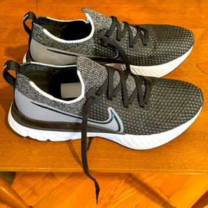 Nike Infinity React 1s, Black & White, US men s 10